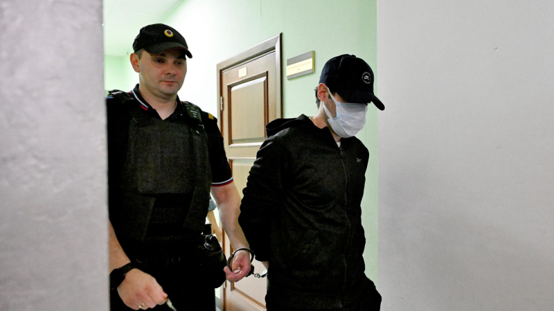 Вараж Манукян перед началом оглашения приговора во Втором западном окружном военном суде в Москве. 30 июля 2026