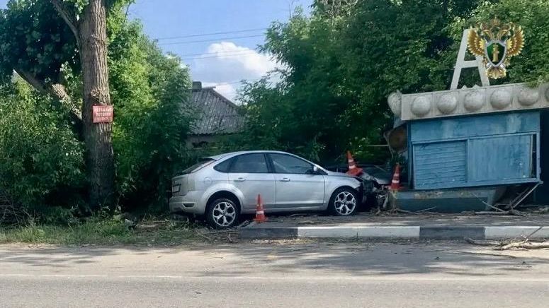 Последствия столкновения двух легковых автомобилей в Ставропольском крае. 30 июля 2026
