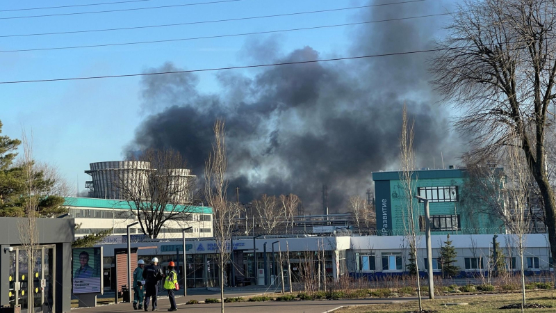 Пожар на территории завода Нижнекамскнефтехим в Нижнекамске