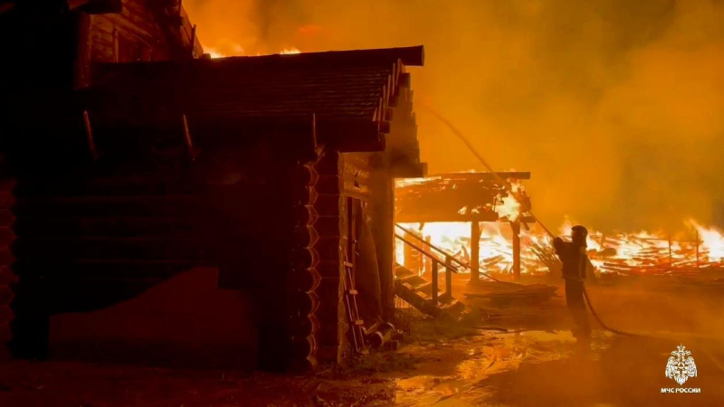 Тушение кинодекораций в тверской деревне Большое Кобяково