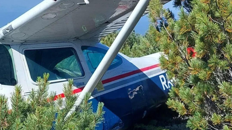 Место крушения легкомоторного самолета Cessna 182 в Бодайбинском районе