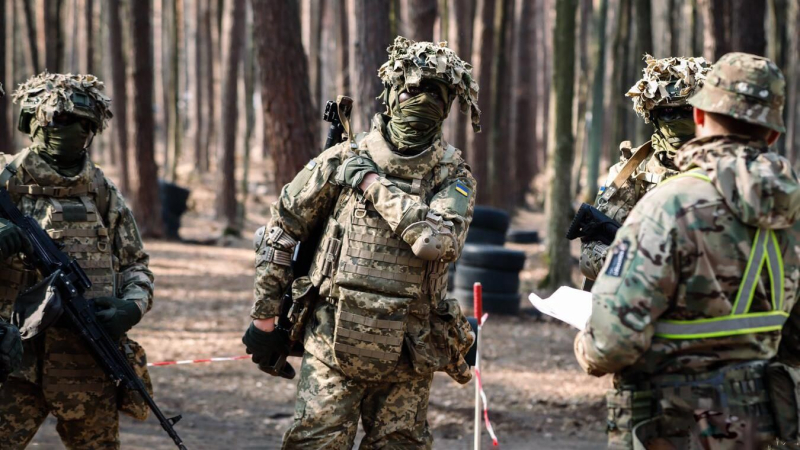 Военнослужащие 95-й отдельной десантно-штурмовой бригады ВСУ