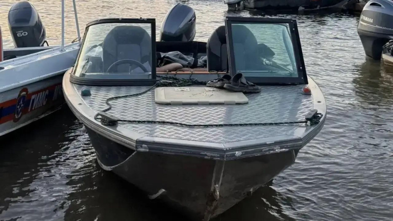 На месте происшествия, где водитель катера переехал девочку на Волге в городе Маркс Саратовской области