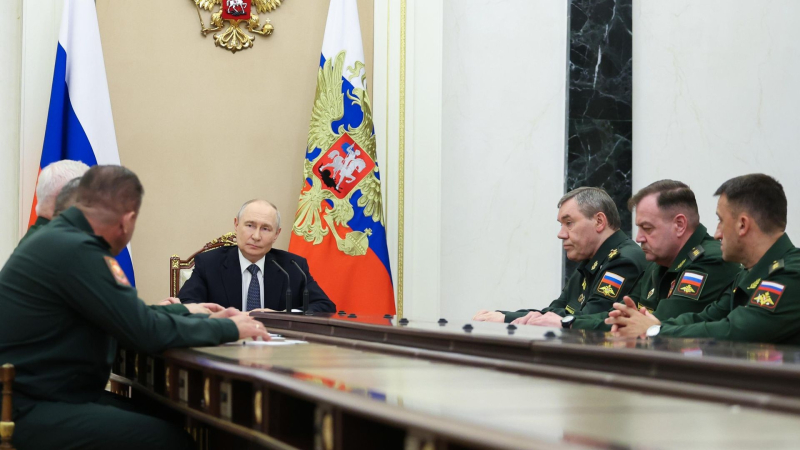 Президент Владимир Путин проводит встречу с руководством Министерства обороны. 5 августа 2026