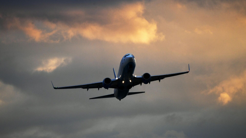 Самолет