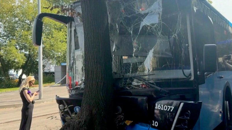 Авария с пассажирским автобусом на юге Москвы