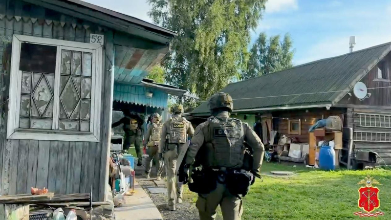 Задержание одного из нотариусов, намеревавшихся мошенническим путем завладеть в Санкт-Петербурге земельным участком за 180 миллионов рублей