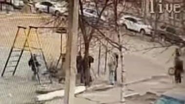 Школьники напали на девочку на детской площадке в приморском Уссурийске