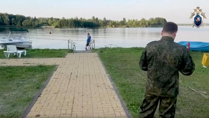 Сотрудник СК России на месте гибели ребенка в акватории Воронежского водохранилища